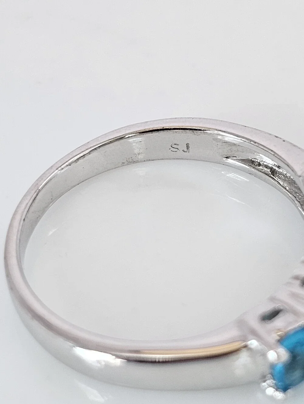Natural Swiss Blue Topaz & White Zircon Ring Sterling Silver Size 7!